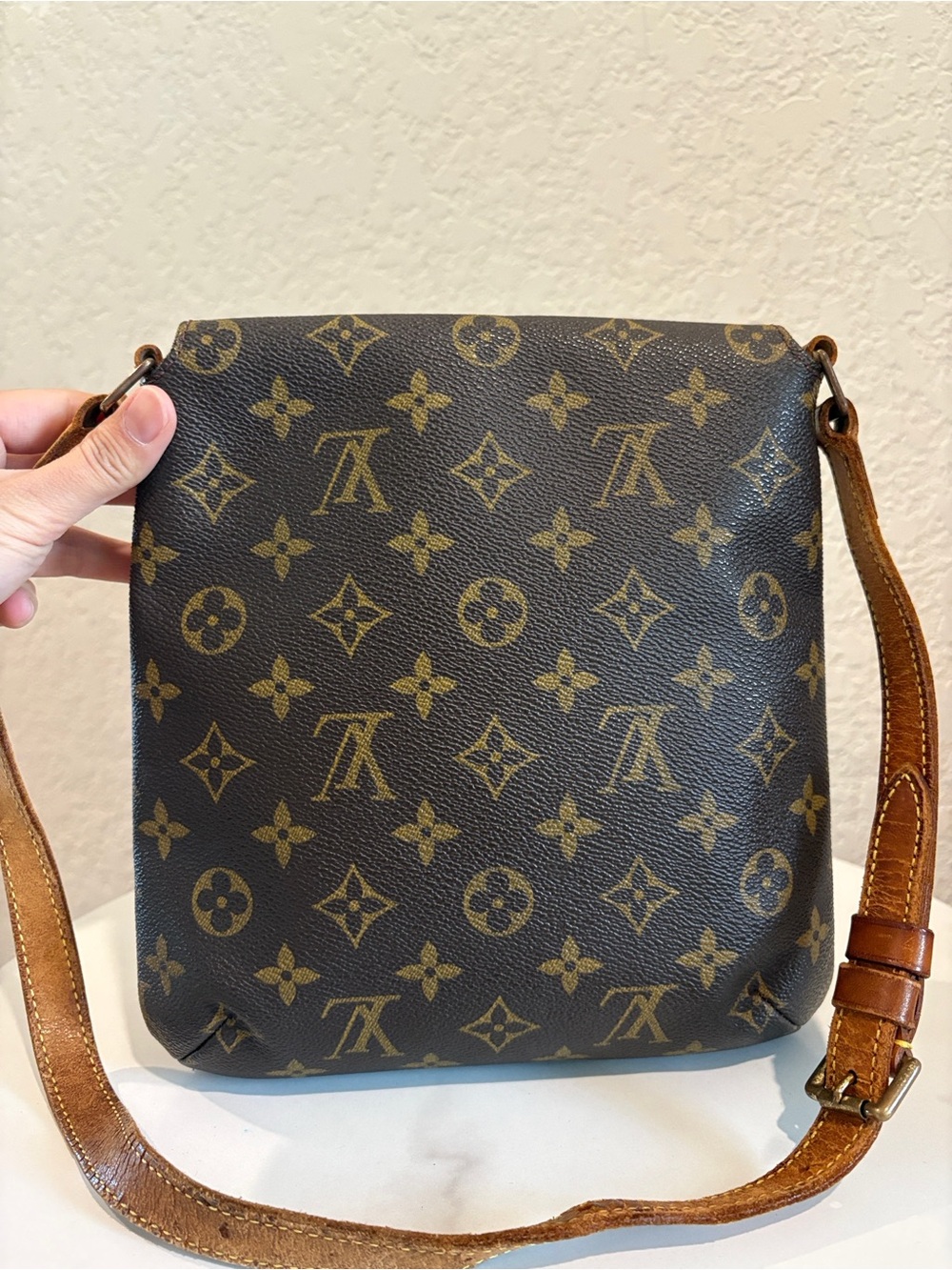 Louis Vuitton Monogram Canvas Crossbody Shoulder Bag - Picture 2 of 16